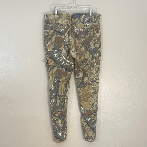Men's Camouflage Cargo Pants - Picture 2 of 3